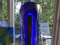 1b  Blau Stehlampe Höhe: ca. 137 cm Umfang: ca. 60 cm Preis: 800,00 &#8364; Mit Beleuchtung Beleuchtung ausgeschaltet Nur Abholen