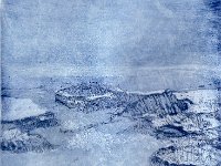 Flussdelta mit Steinen  Flussdelta mit Steinen Blattgröße: 26 cm x 50 cm Bildgröße: 20 cm x 20 cm Preis: 30,00 &#8364; Versand frei